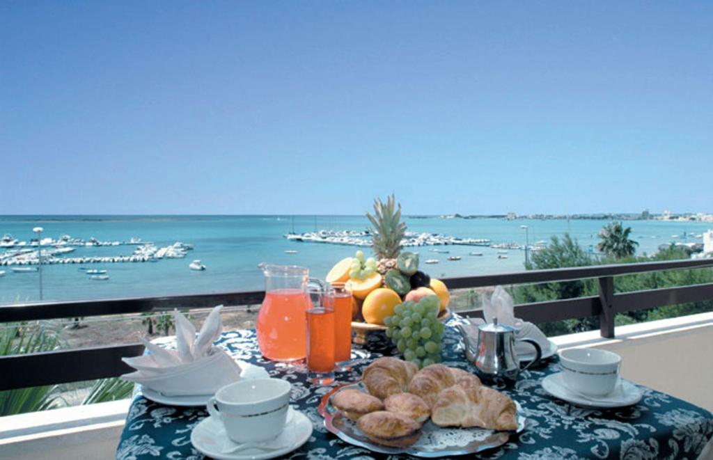 Hotel Mediterraneo - Chambre Double De Luxe Avec Balcon Et Vue Sur Mer