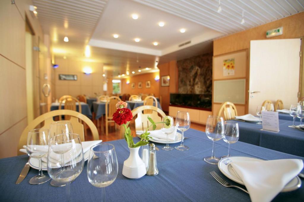 Restaurace v ubytování Hôtel Restaurant l'Hirondelle