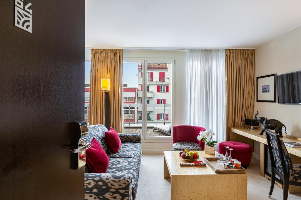 Jade Manotel - Resim 24