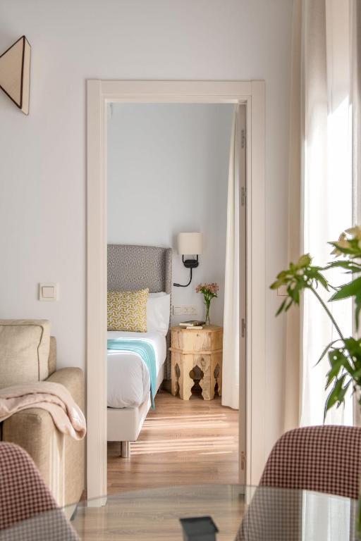 Coliseum Boutique Apartments - 8