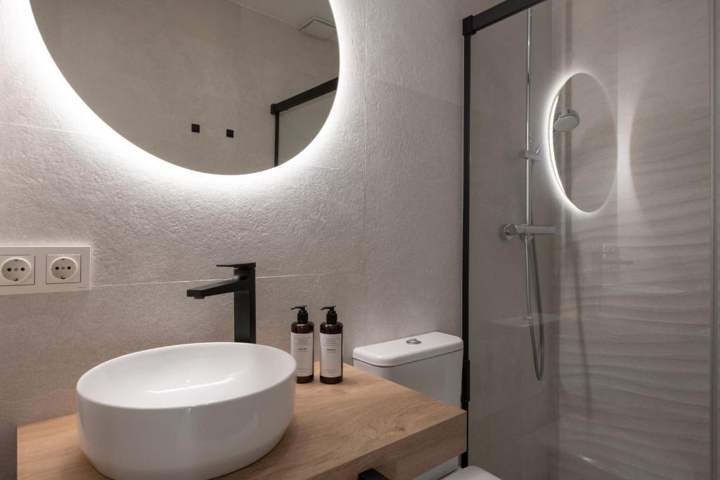 Coliseum Boutique Apartments - 3