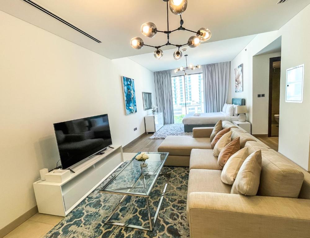 STAY BY LATINEM Luxury Studio Holiday Home G2-2507 near Burj Khalifa - Studio