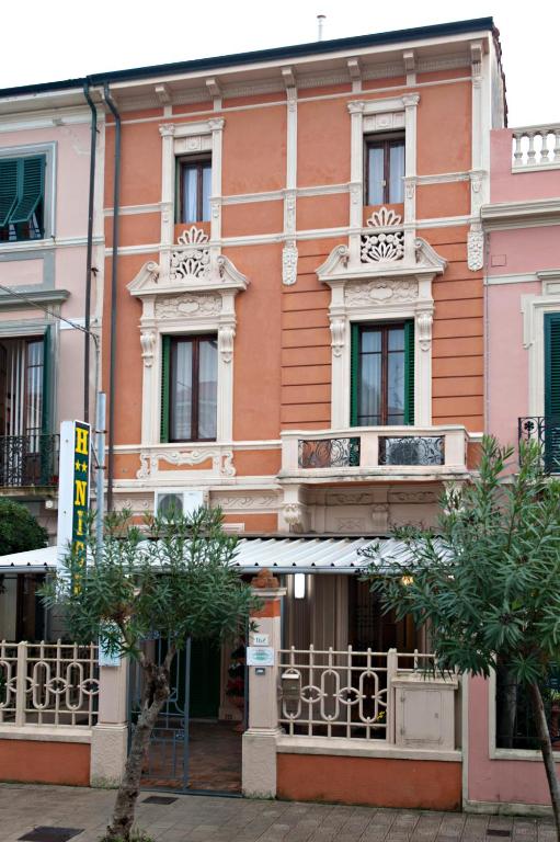 Budova, kde se hotel nachází