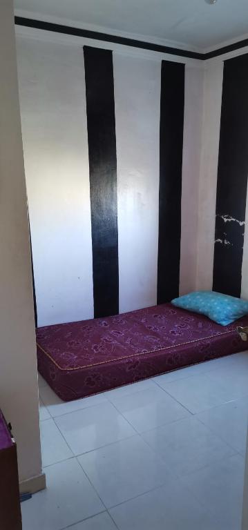 La maison de Salah, maison tipique chambre individuelle salle de bain et la cuisine et sejour en partagées avec moi