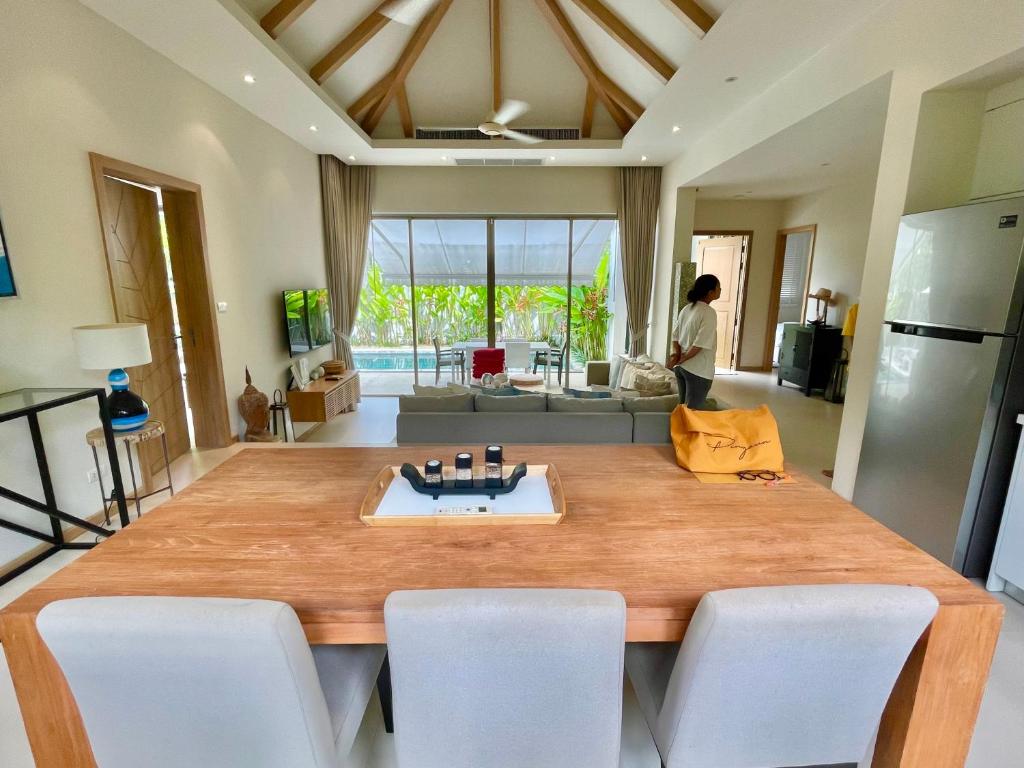 Kuchyň nebo kuchyňský kout v ubytování Superbe villa tropicale avec piscine privée Phuket