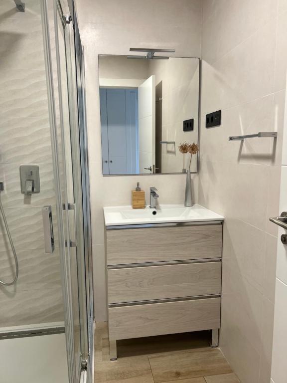 Kúpeľňa v ubytovaní PUERTO BANUS Apartamento PICASSO