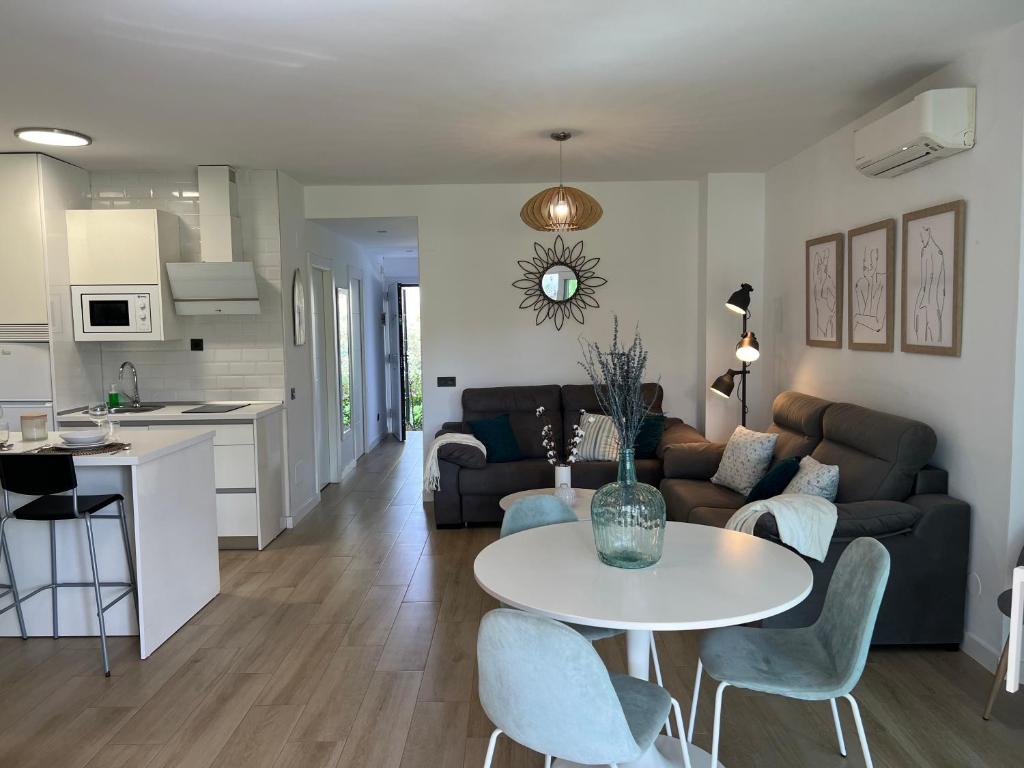 Kuchyňa alebo kuchynka v ubytovaní PUERTO BANUS Apartamento PICASSO