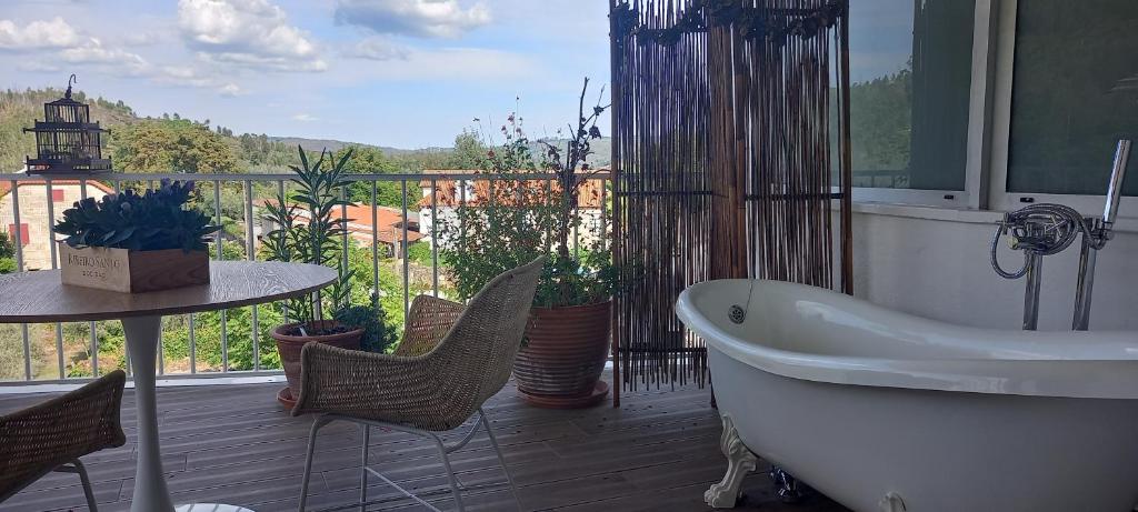 Uma varanda ou terrao em Hotel Pantanha Nature & Fitness