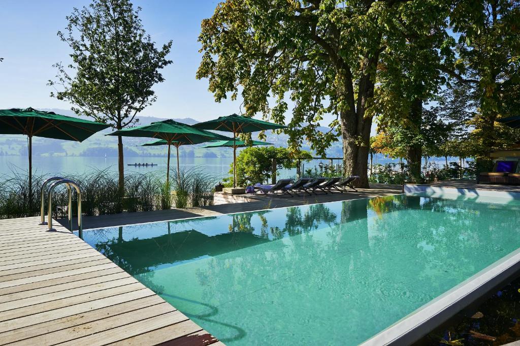 Bazén v ubytování Seerose Resort & Spa nebo v jeho okolí