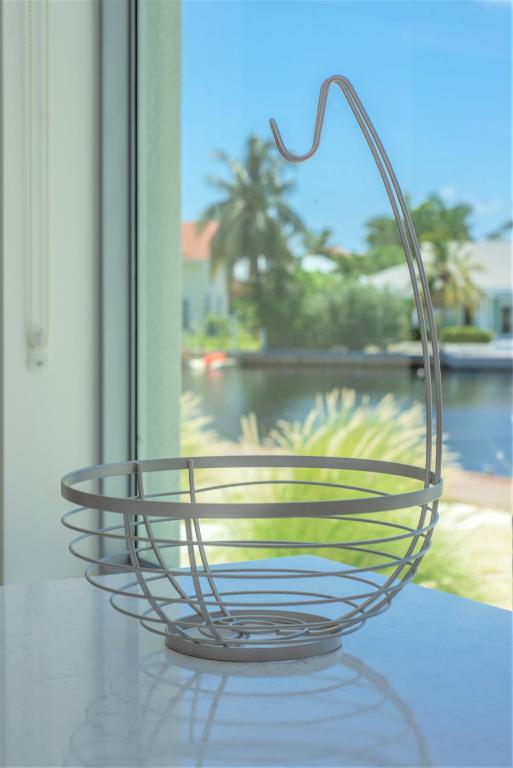 Fotografie z fotogalerie ubytování Cayman Luxury Rentals at One Canal Point v destinaci Upper Land