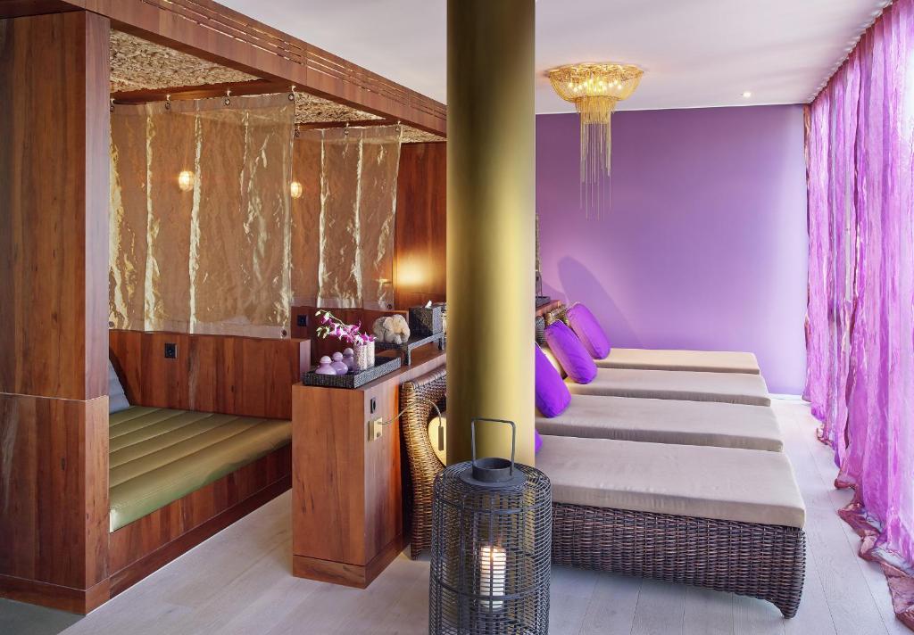 Postel nebo postele na pokoji v ubytování Seerose Resort & Spa