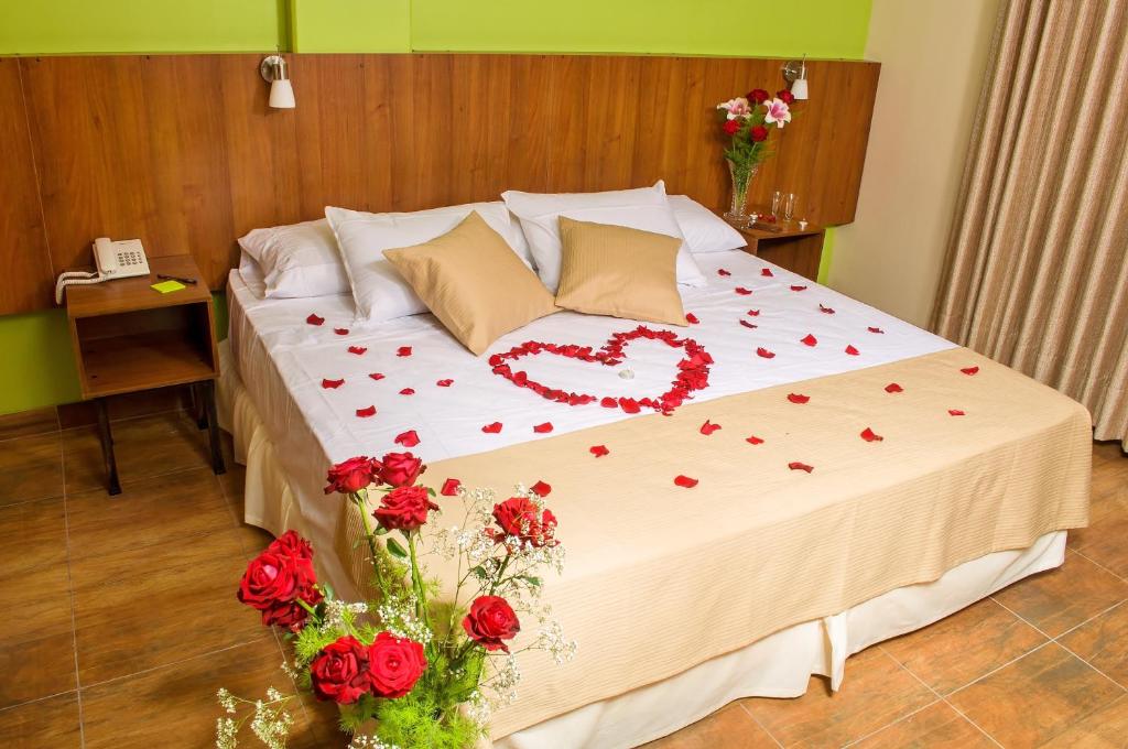 Postel nebo postele na pokoji v ubytování Hotel Mitru - Tarija