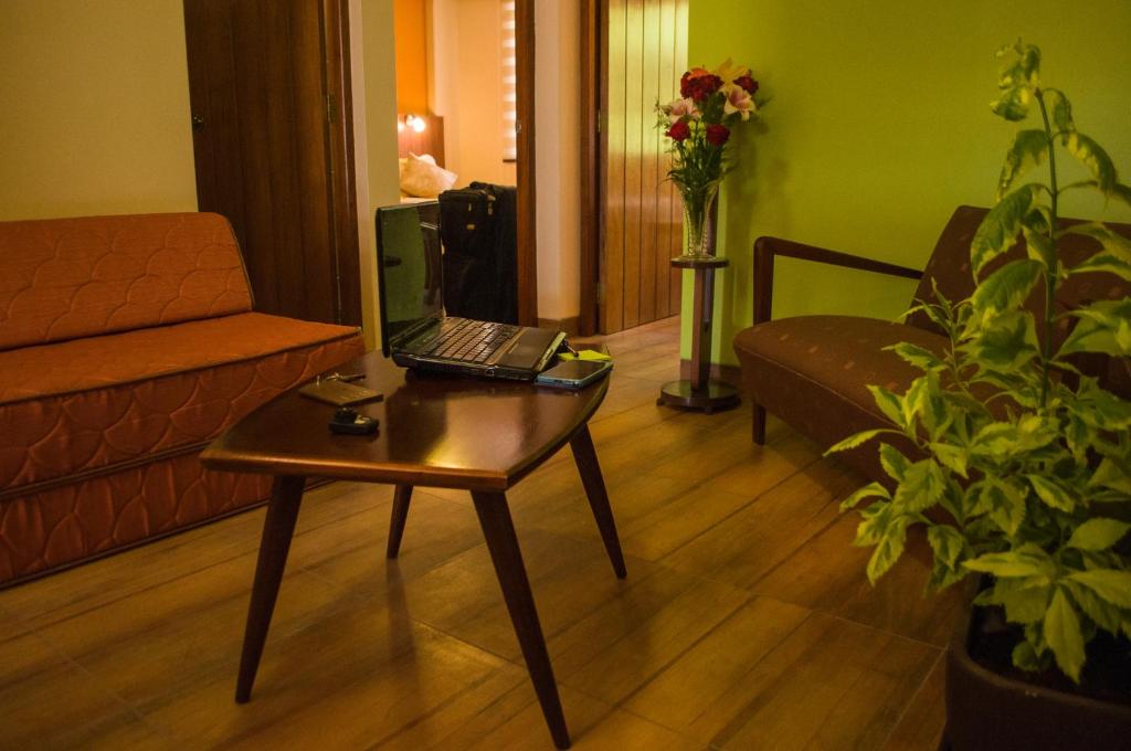 Posezení v ubytování Hotel Mitru - Tarija