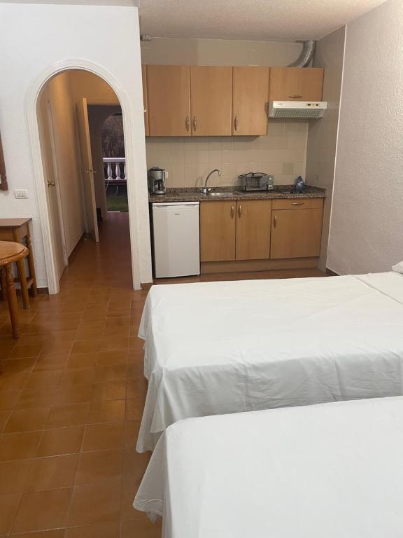 Kuchyň nebo kuchyňský kout v ubytování Apartamentos Los Tarajales
