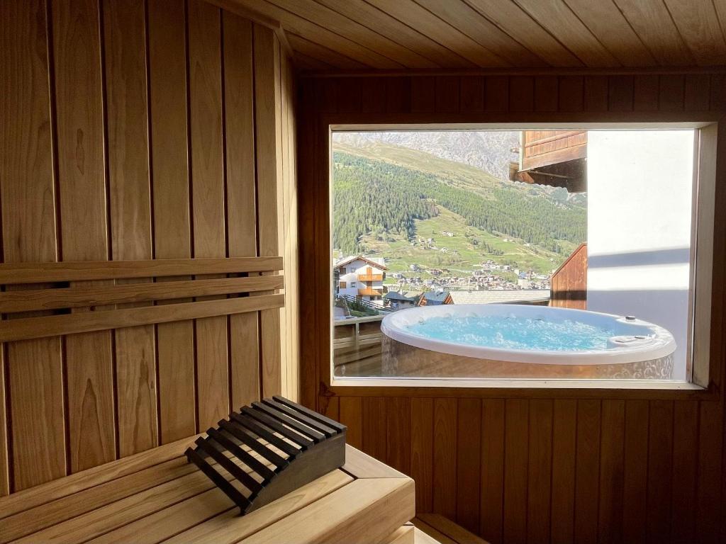 Nespecifikovaný výhled na hory nebo výhled na hory při pohledu z hotelu