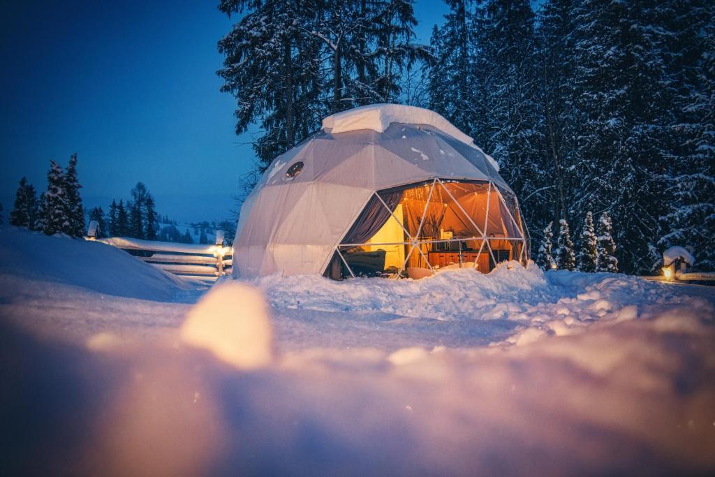 Mountain Glamp & Jacuzzi v zimě