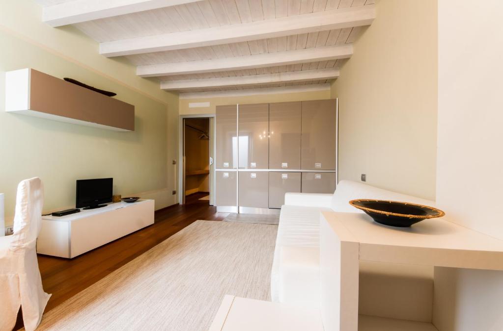 Vip Bergamo Apartments - Deluxe One-Bedroom Apartment With City View