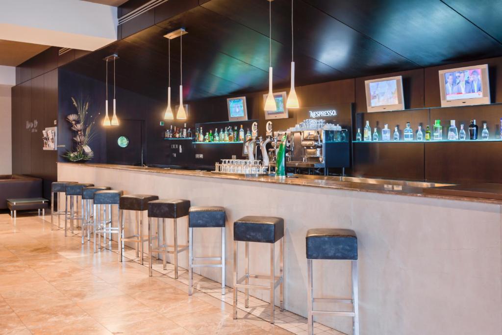 Lounge nebo bar v ubytování Occidental Aranjuez