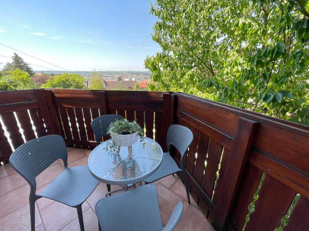 BellaVista 2 Apartman - Three-Bedroom Apartment