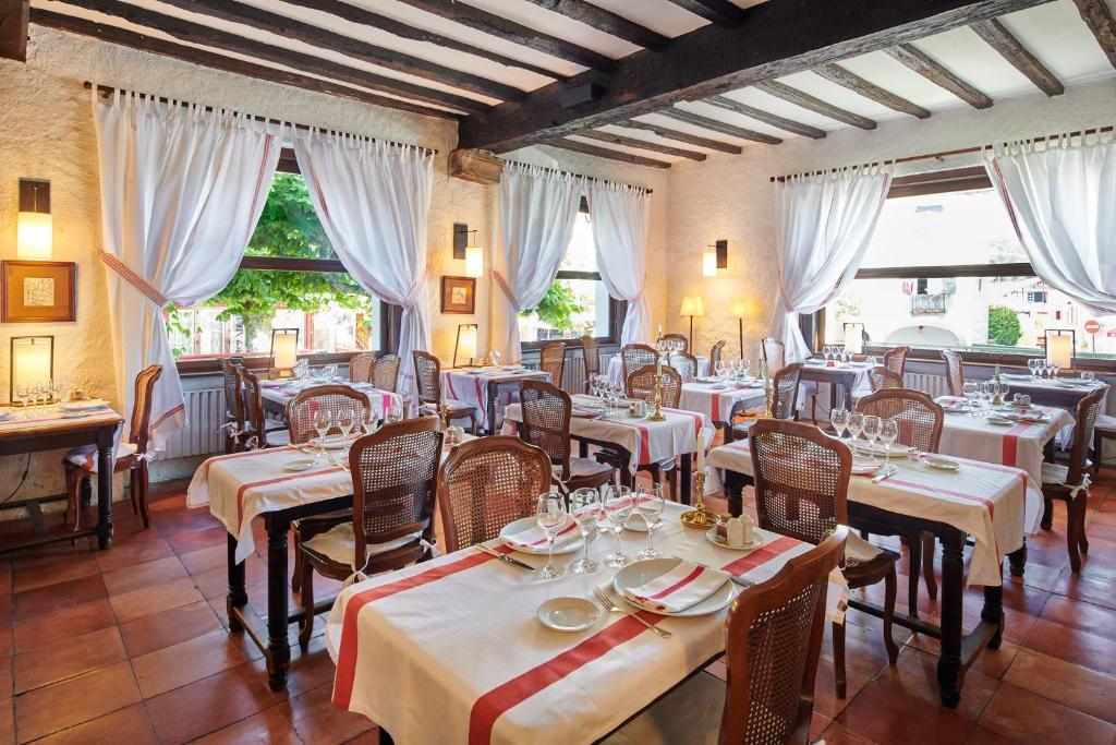 Restaurace v ubytování Arraya