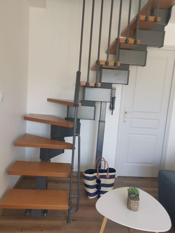 Fotografie z fotogalerie ubytování Les pommiers Duplex cosy tout confort dans maison neuve avec terrasse entrée indépendante parking 5 mn de Bayeux et 10 mn plage du débarquement v destinaci Sommervieu