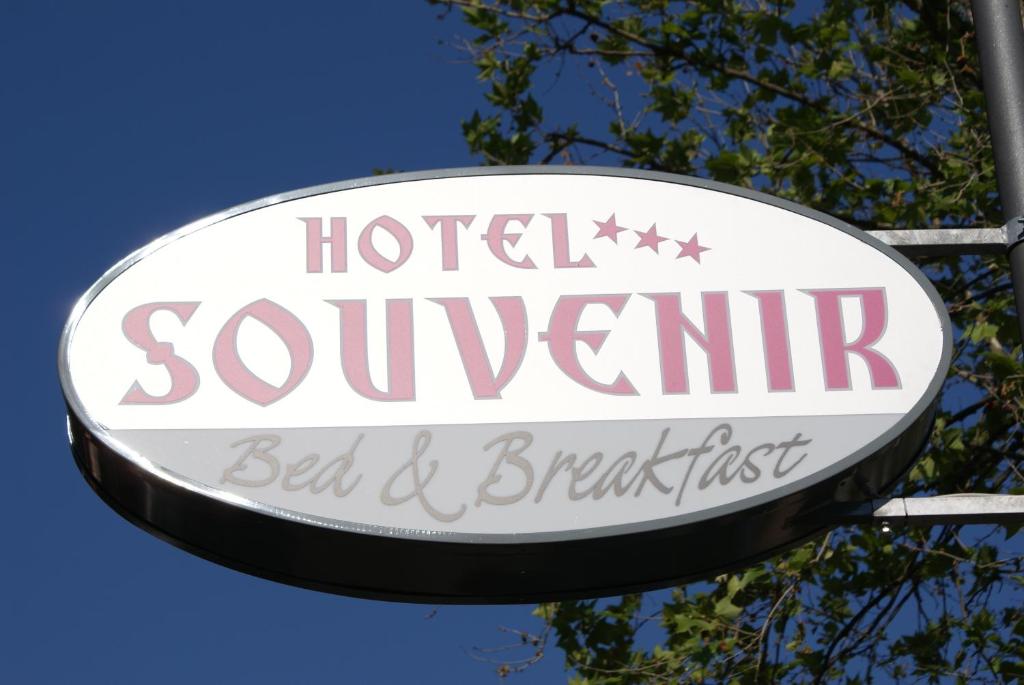 Certifikát, hodnocení, plakát nebo jiný dokument vystavený v ubytování B&B Hotel Souvenir