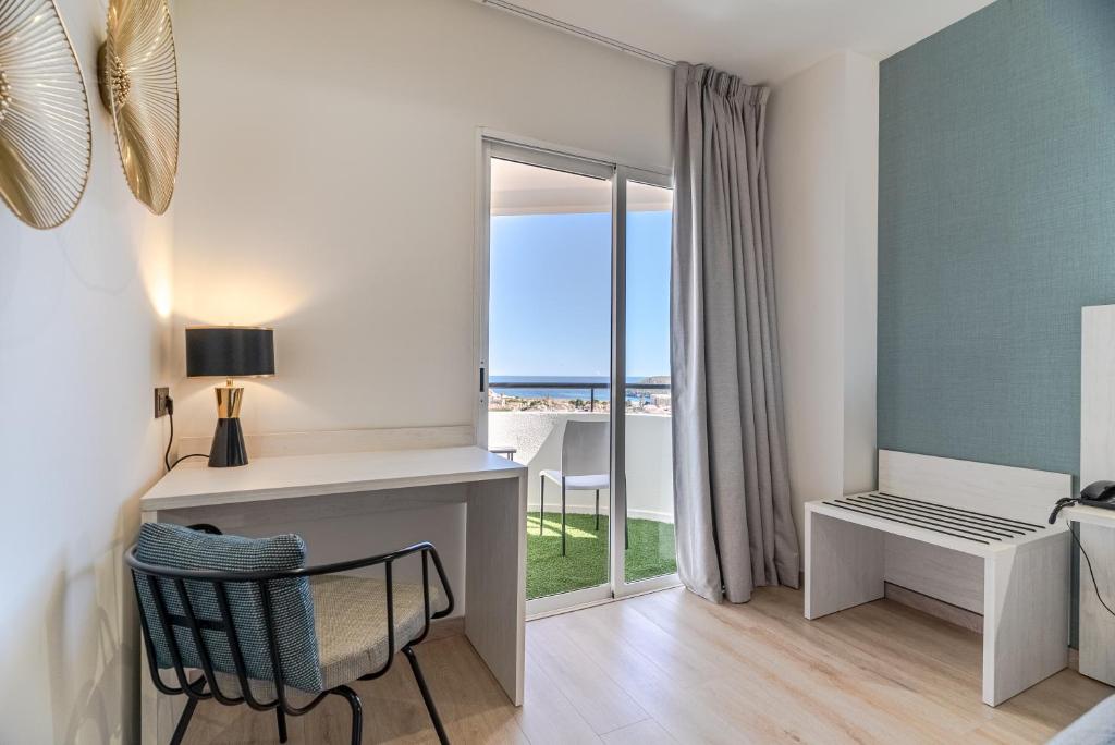Ramada Resort by Wyndham Puerto de Mazarron - 豪华房，配备单人床，可欣赏海景
