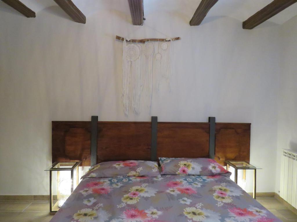 Postel nebo postele na pokoji v ubytování CASA EGIPCIA Preciosa casa centenaria en el Camino de Santiago