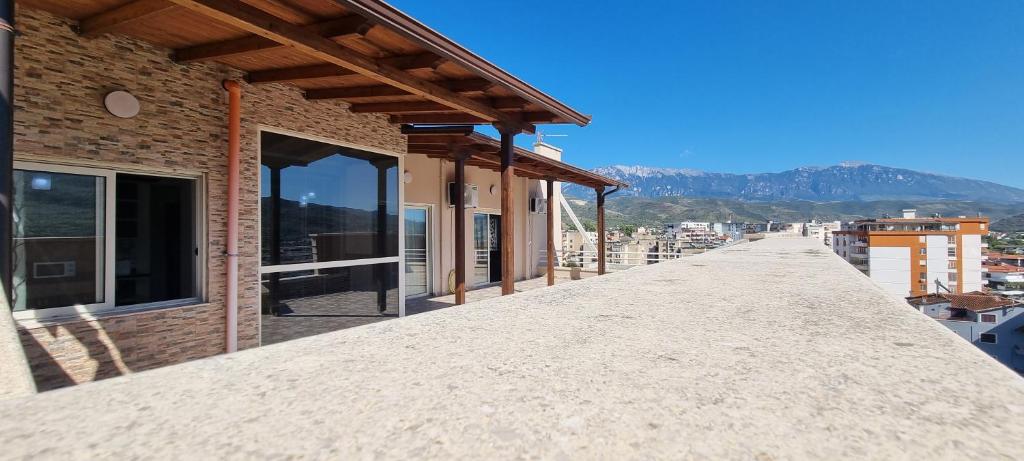 Luis Penthouse - Image 4