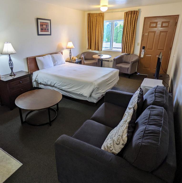 Fairground Inn - Queen Room