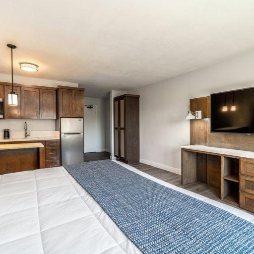 MainStay Suites - 