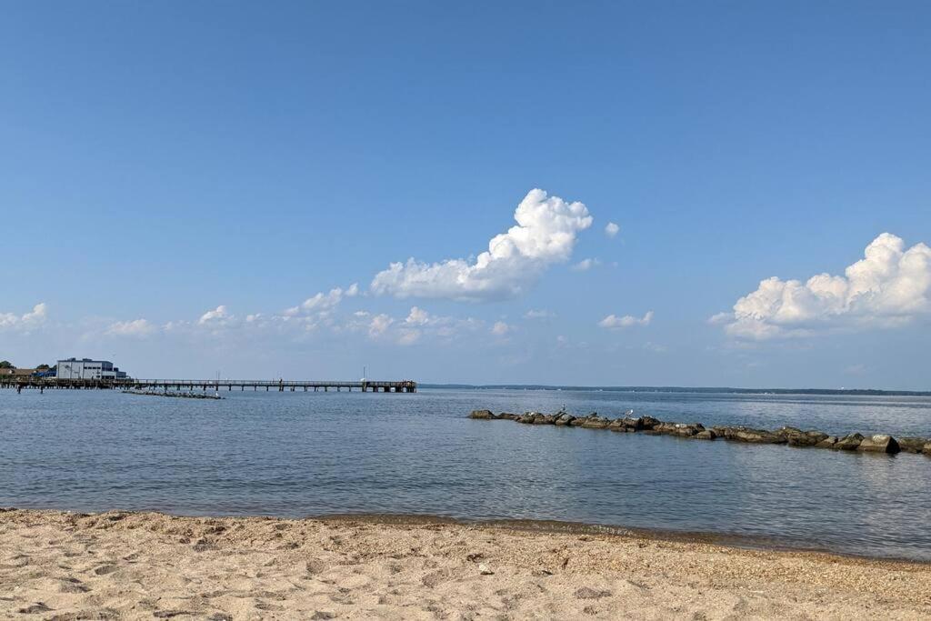 Holiday home Private 5BR Home 4 Min Walk to Colonial Beach, VA!, USA
