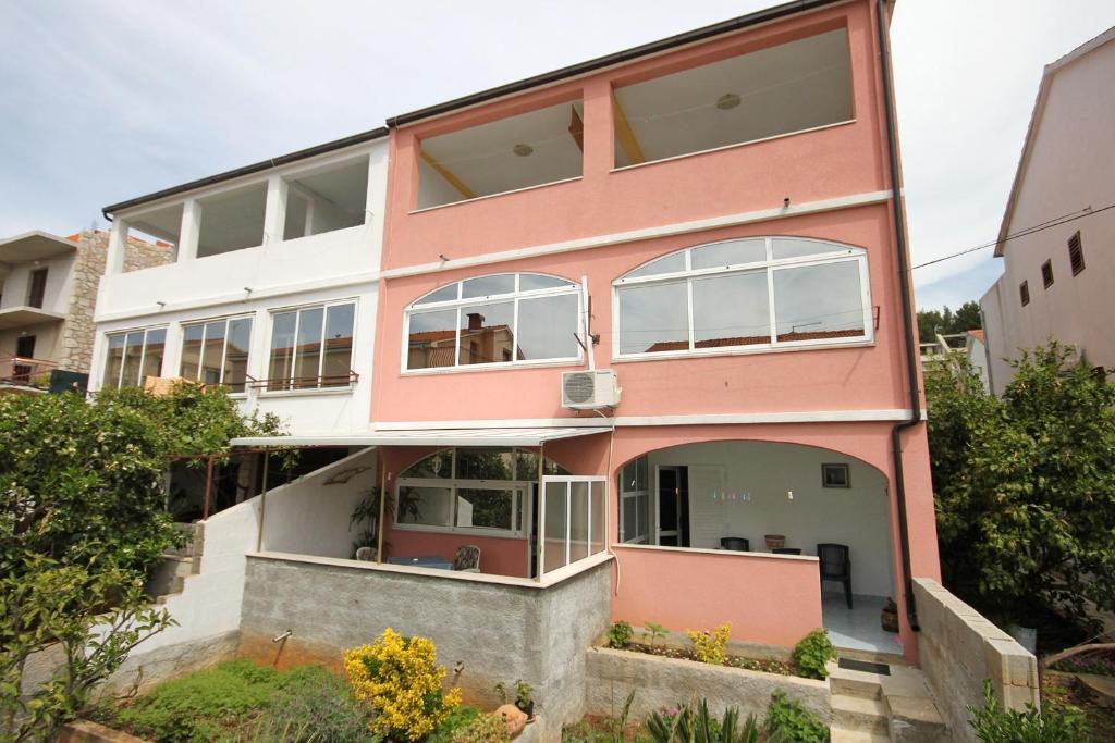 Budova, v ktorej sa apartmán nachádza