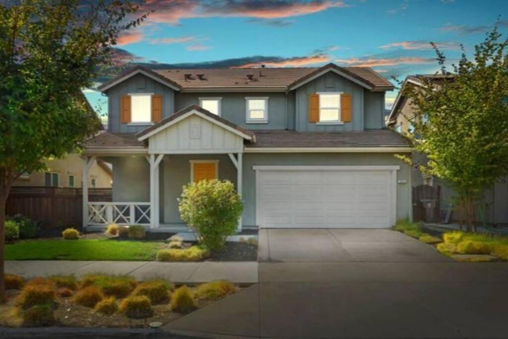 Stunning River Islands Home Near Lake & Boat House, Lathrop (updated