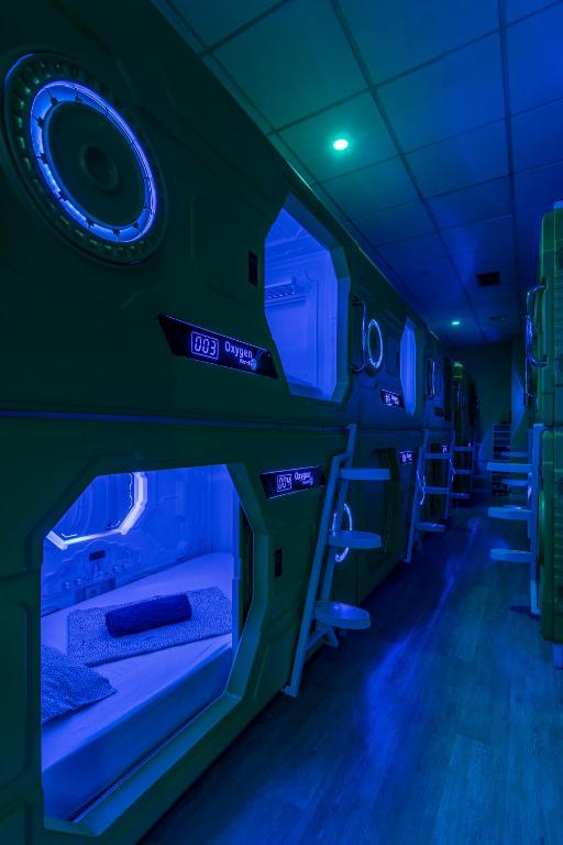 OXYGEN HOSTEL Capsula, Madrid – Updated 2023 Prices