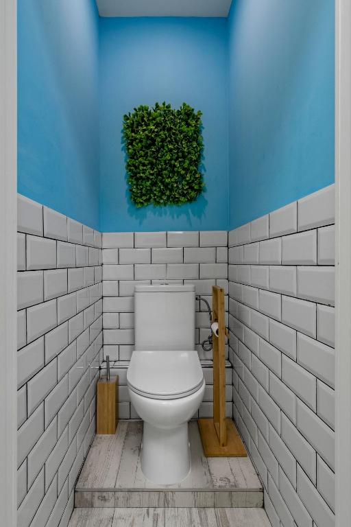 Un baño de OXYGEN HOSTEL Capsula