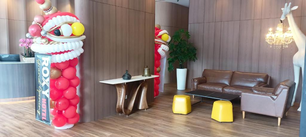 Posezení v ubytování Roxy Hotel Sri Aman