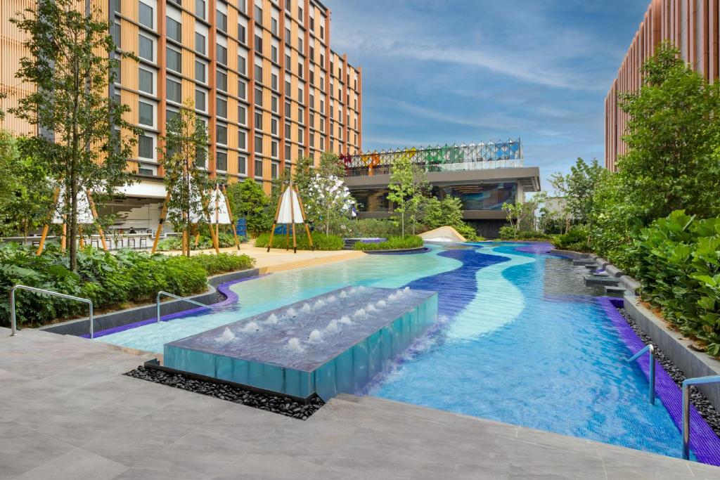 M Resort & Hotel Kuala Lumpur tesisinde veya buraya yakın yüzme havuzu