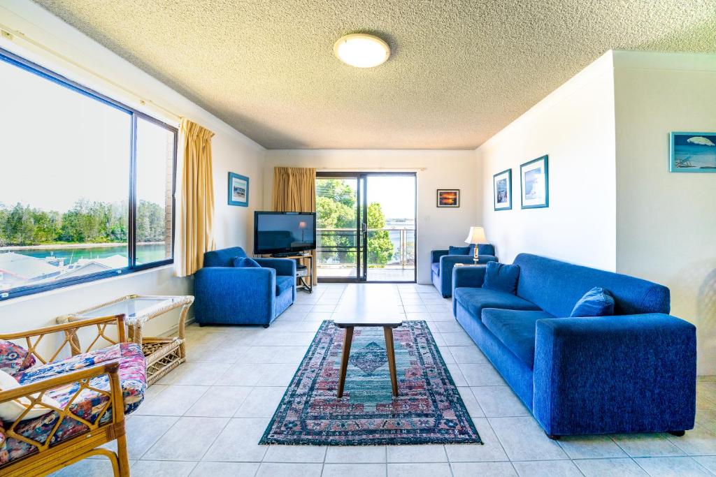 A seating area at Sunlake Unit 9, 82 Little Street, Forster