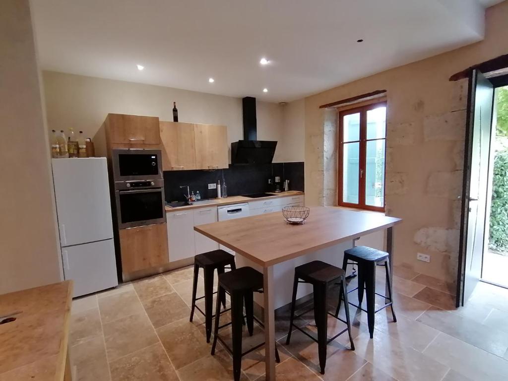 Kuchnia lub aneks kuchenny w obiekcie Gîte L'Encantada