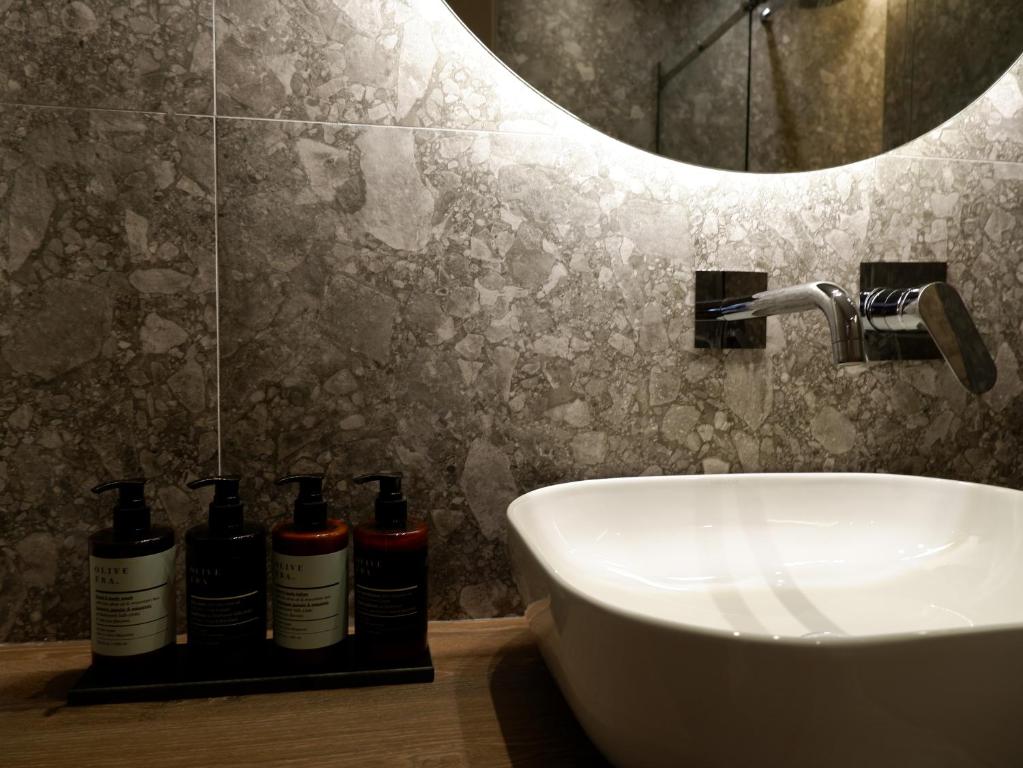 Koupelna v ubytování Kaiser Luxury Suites