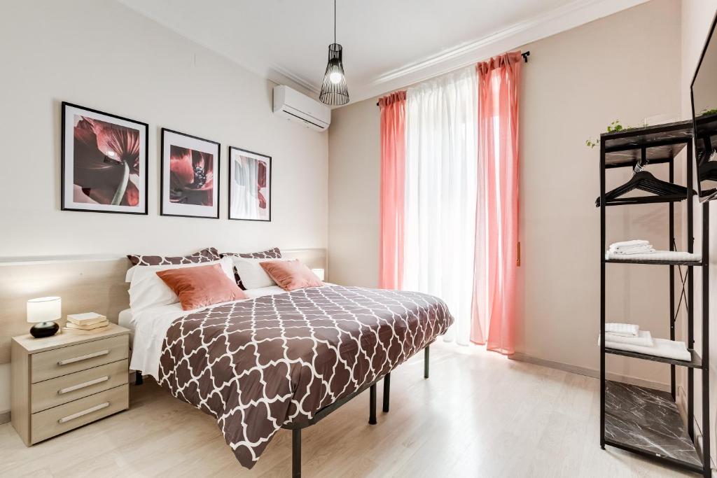 A bed or beds in a room at BDC - Prestige 3Bdr 3Bath in Monti District