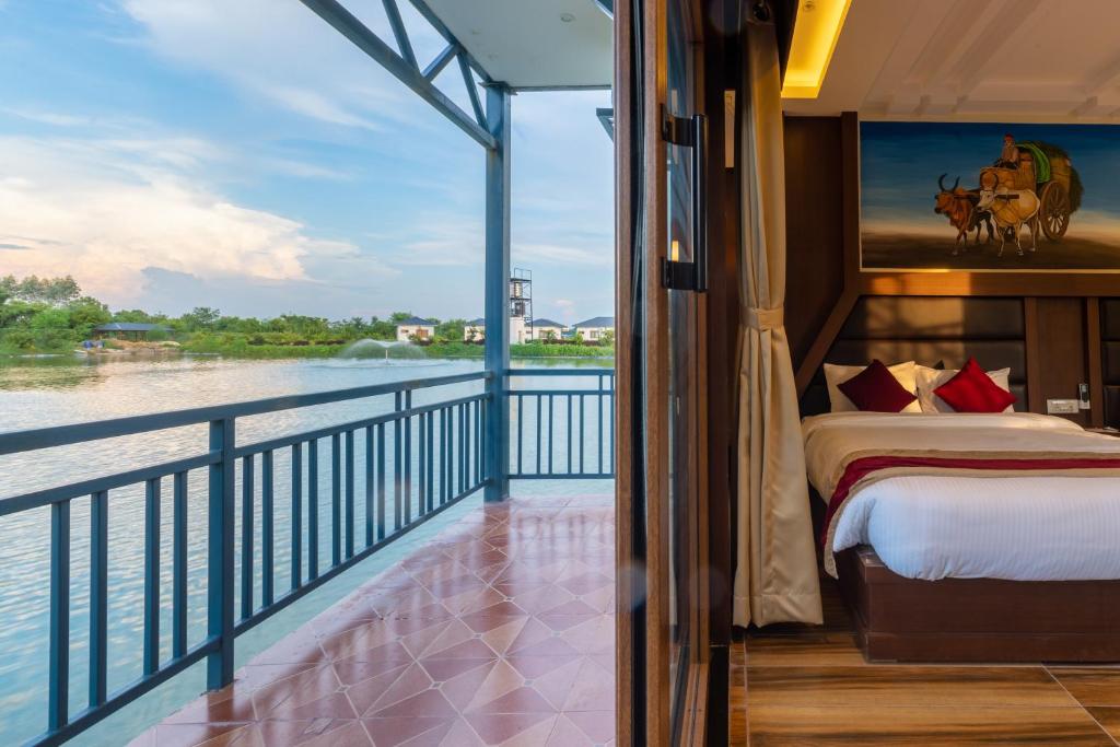 Lumbini Palace Resort - Super Deluxe Room