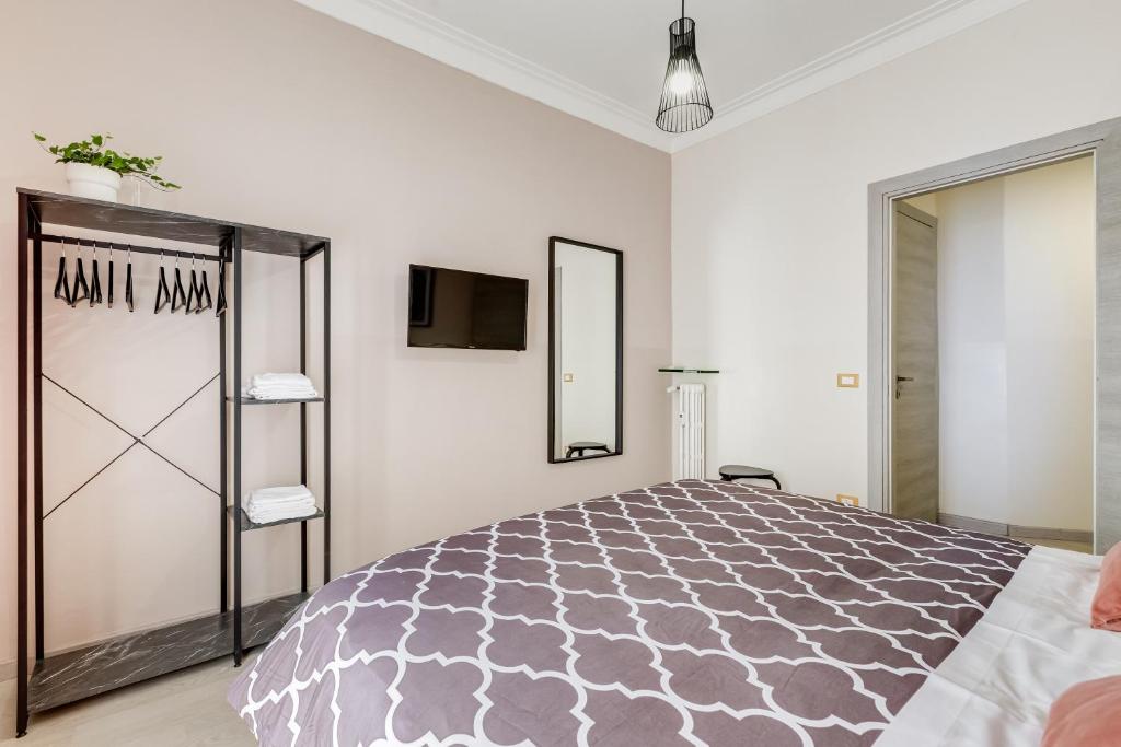 A bed or beds in a room at BDC - Prestige 3Bdr 3Bath in Monti District