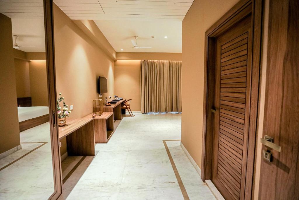 Gulab Kothi by Royal Orchid Hotels Limited Varanasi - Room King Superior