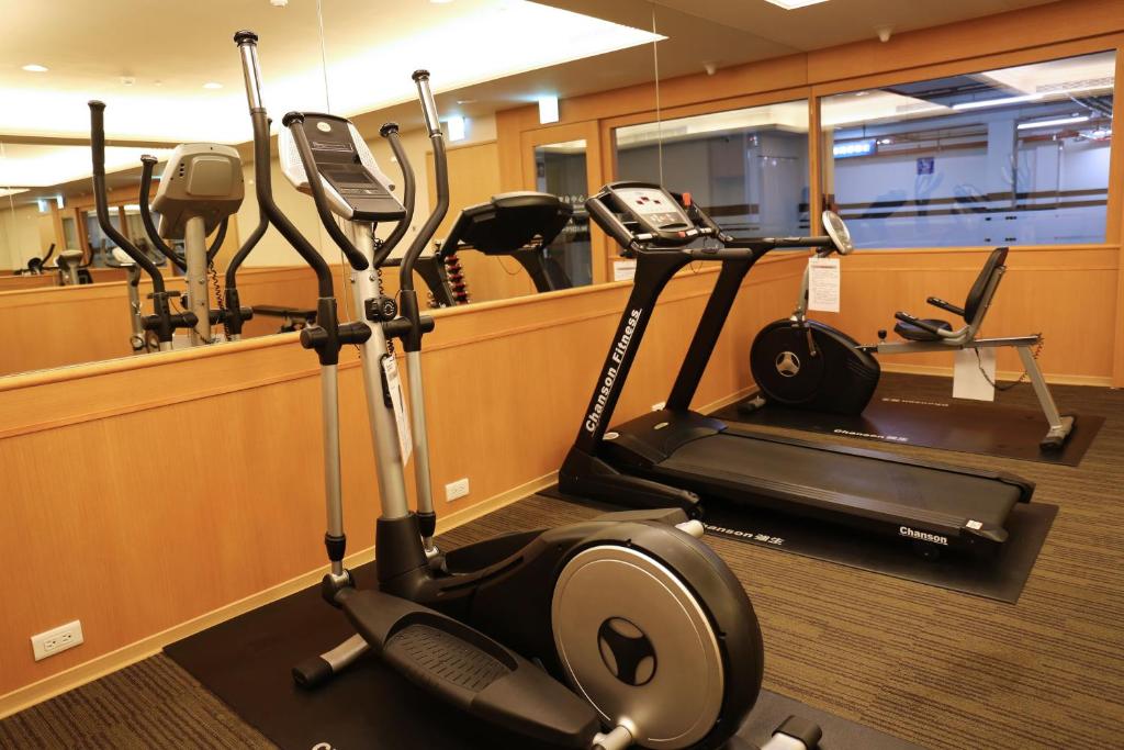 The fitness centre and/or fitness facilities at Fuward Hotel Tainan