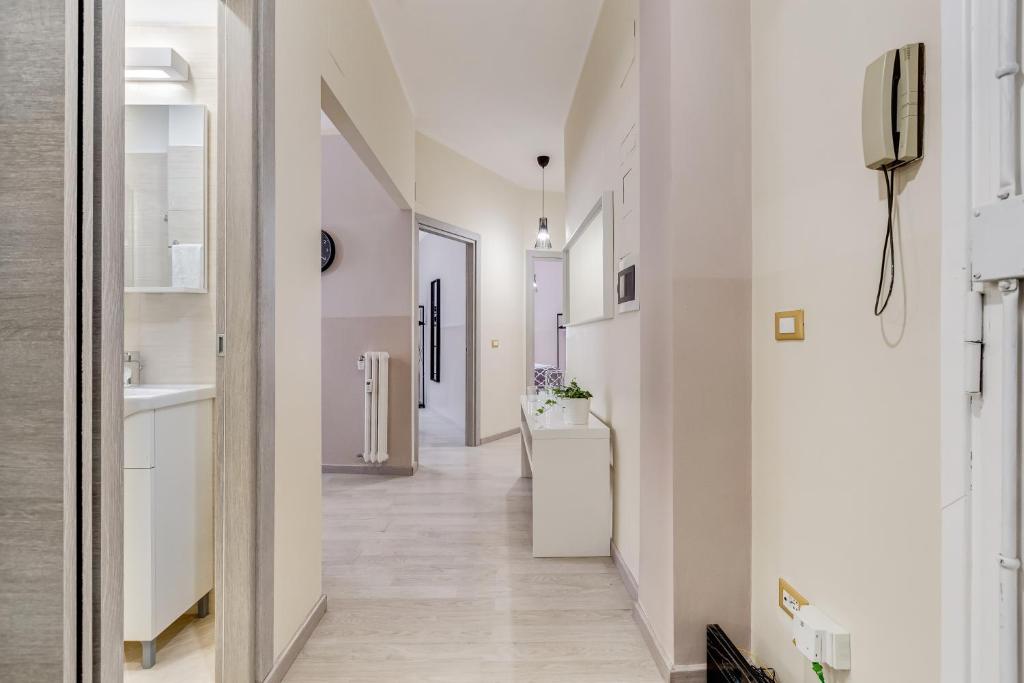 A bathroom at BDC - Prestige 3Bdr 3Bath in Monti District