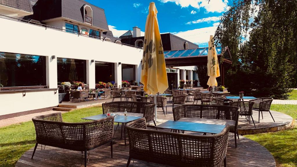 Restoran või mõni muu söögikoht majutusasutuses Rodinný Hotel Hubert High Tatras