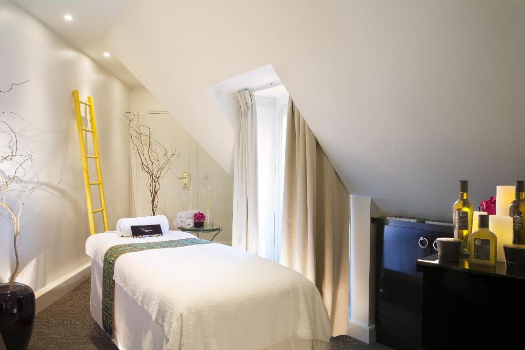 Hôtel Napoleon Paris - Resim 33