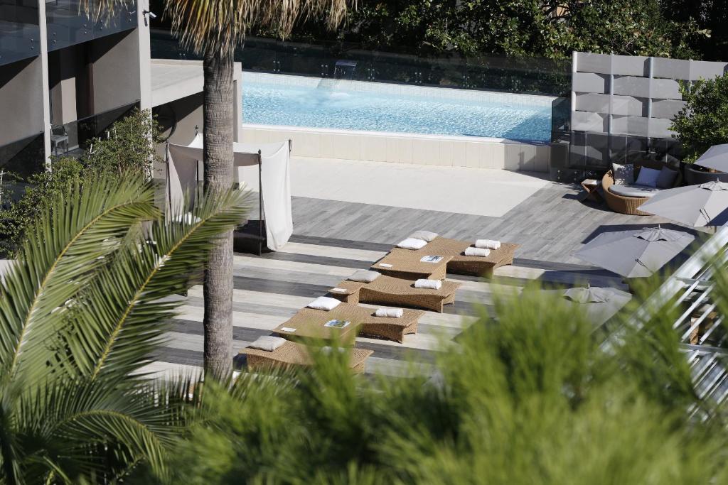 Bazén v ubytování Palmon Bay Hotel & Spa nebo v jeho okolí